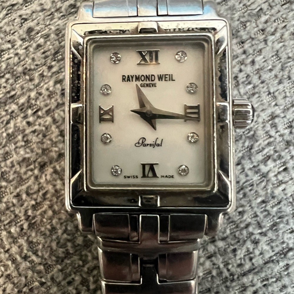 Watch - Picture 2 of 4